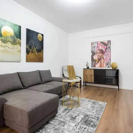 Bonita - Chic Urban Retreat With Private Balcony-2